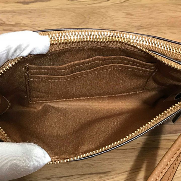 🍘Coach Signature Pebbled Leather🍘 - Picture 6 of 8